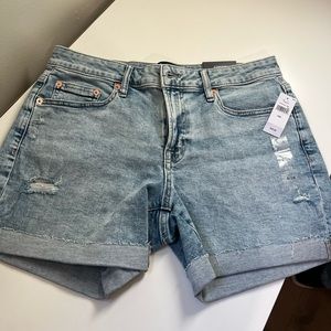 Never worn gap jean shorts